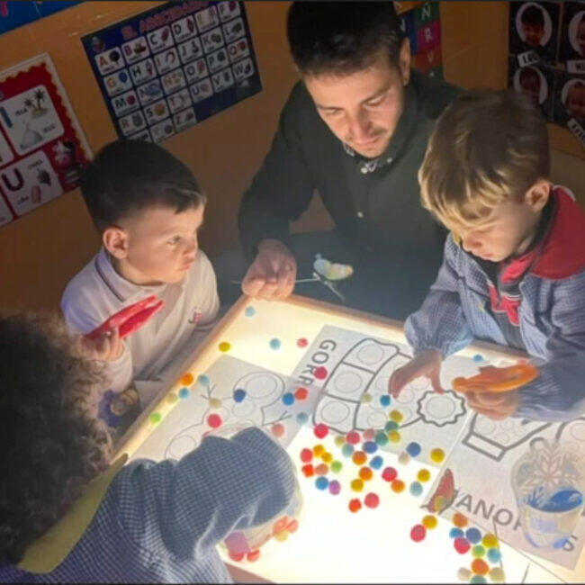 El colegio JABY enseña a los alumnos de 3 años a través de los sentidos