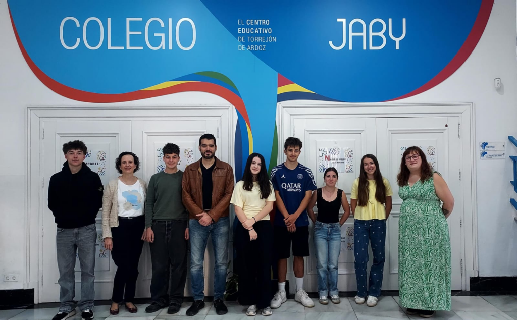 Alumnos de los liceos franceses Saint Joseph y Max Linder en el Colegio JABY de Torrejón de Ardoz.