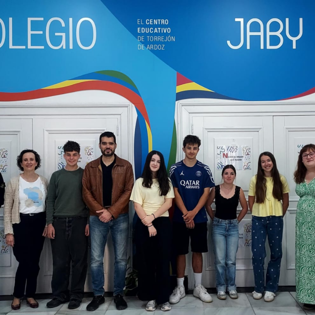 Alumnos de los liceos franceses Saint Joseph y Max Linder en el Colegio JABY de Torrejón de Ardoz.